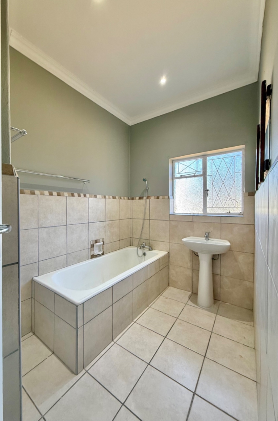 3 Bedroom Property for Sale in Kabega Park Eastern Cape